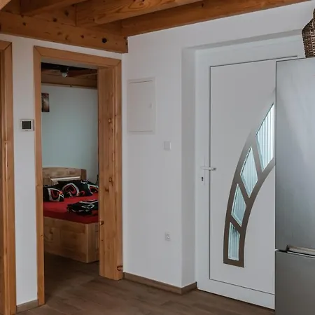 Apartmaji Gracner דירה *