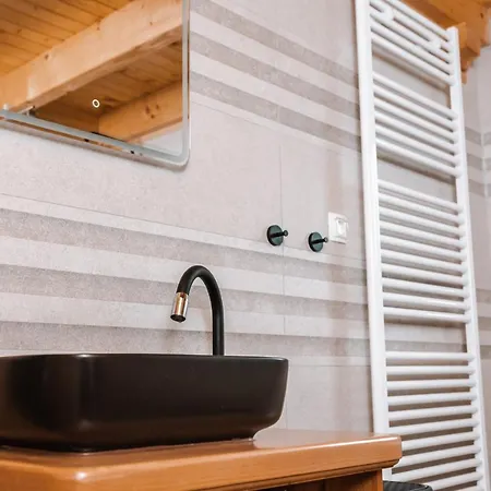 Apartmaji Gracner דירה *