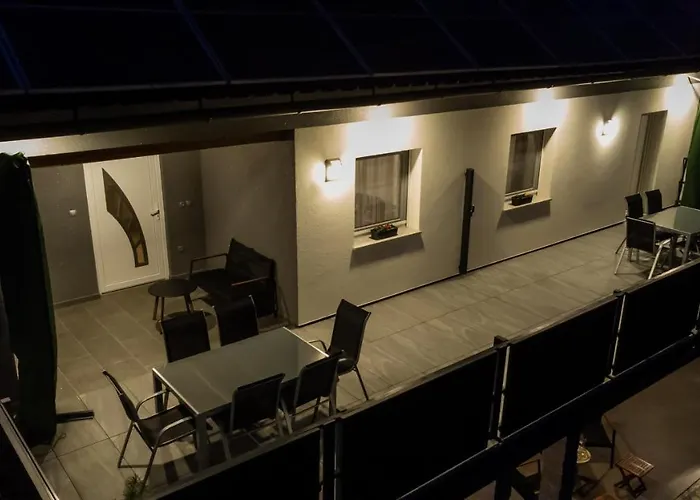 شقة Apartmaji Gracner